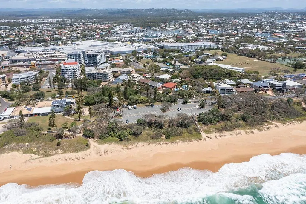 Salt & Sky - Kawana Rooftop Beach Break Buddina Apartment