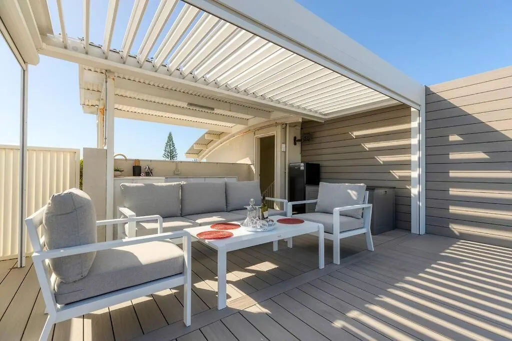 Salt & Sky - Kawana Rooftop Beach Break Buddina Australia