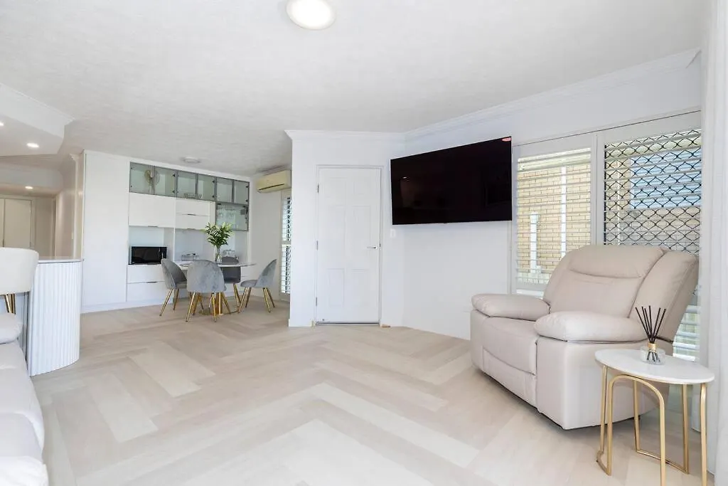 Apartment Salt & Sky - Kawana Rooftop Beach Break Buddina Australia