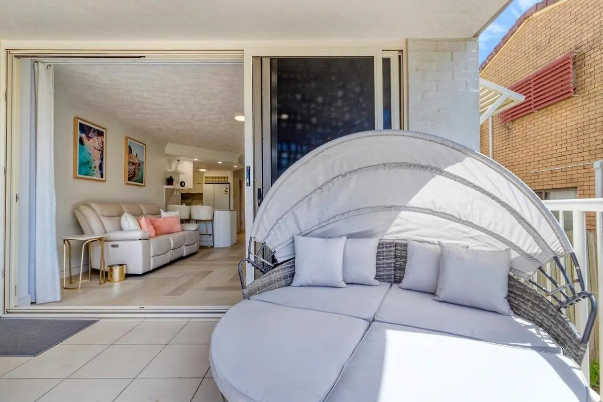 Salt & Sky - Kawana Rooftop Beach Break Buddina Australia
