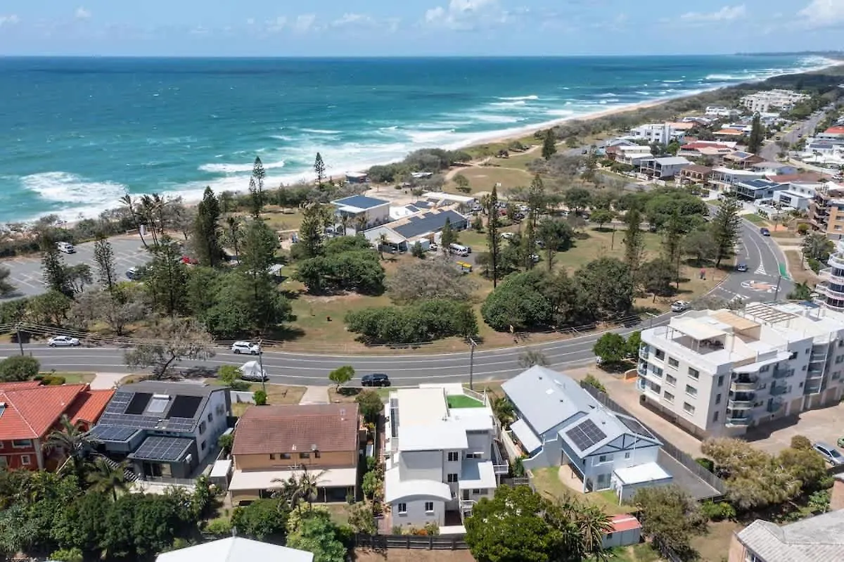 Salt & Sky - Kawana Rooftop Beach Break Buddina