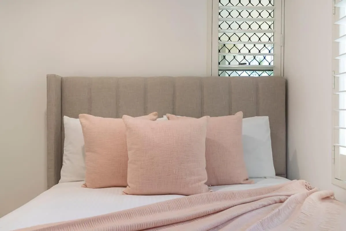 Salt & Sky - Kawana Rooftop Beach Break بودينا شقة